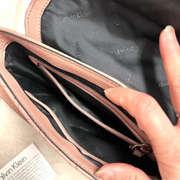 Calvin Klein Permanent Quilted Pebble leather Shoulder Bag flap rusted pink - Picture 11 of 14